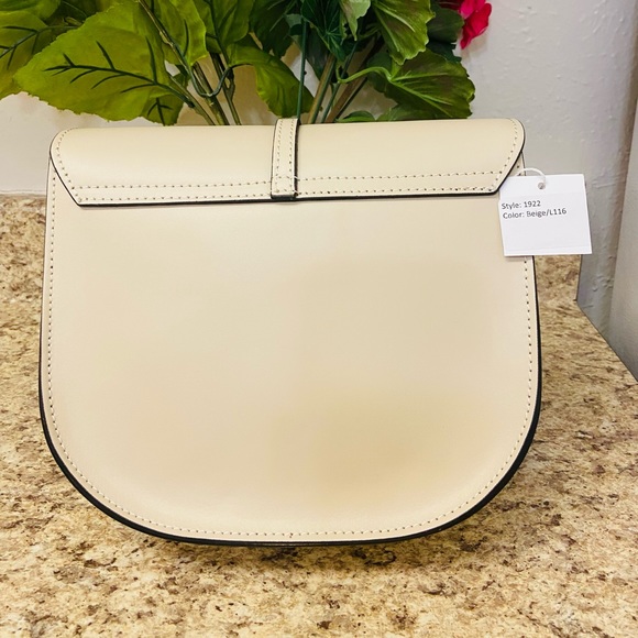 Tano Made in Italy Leather Crossbody - Picture 5 of 12